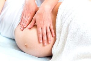 Pregnant mothers massage therapy can help in stress reduction