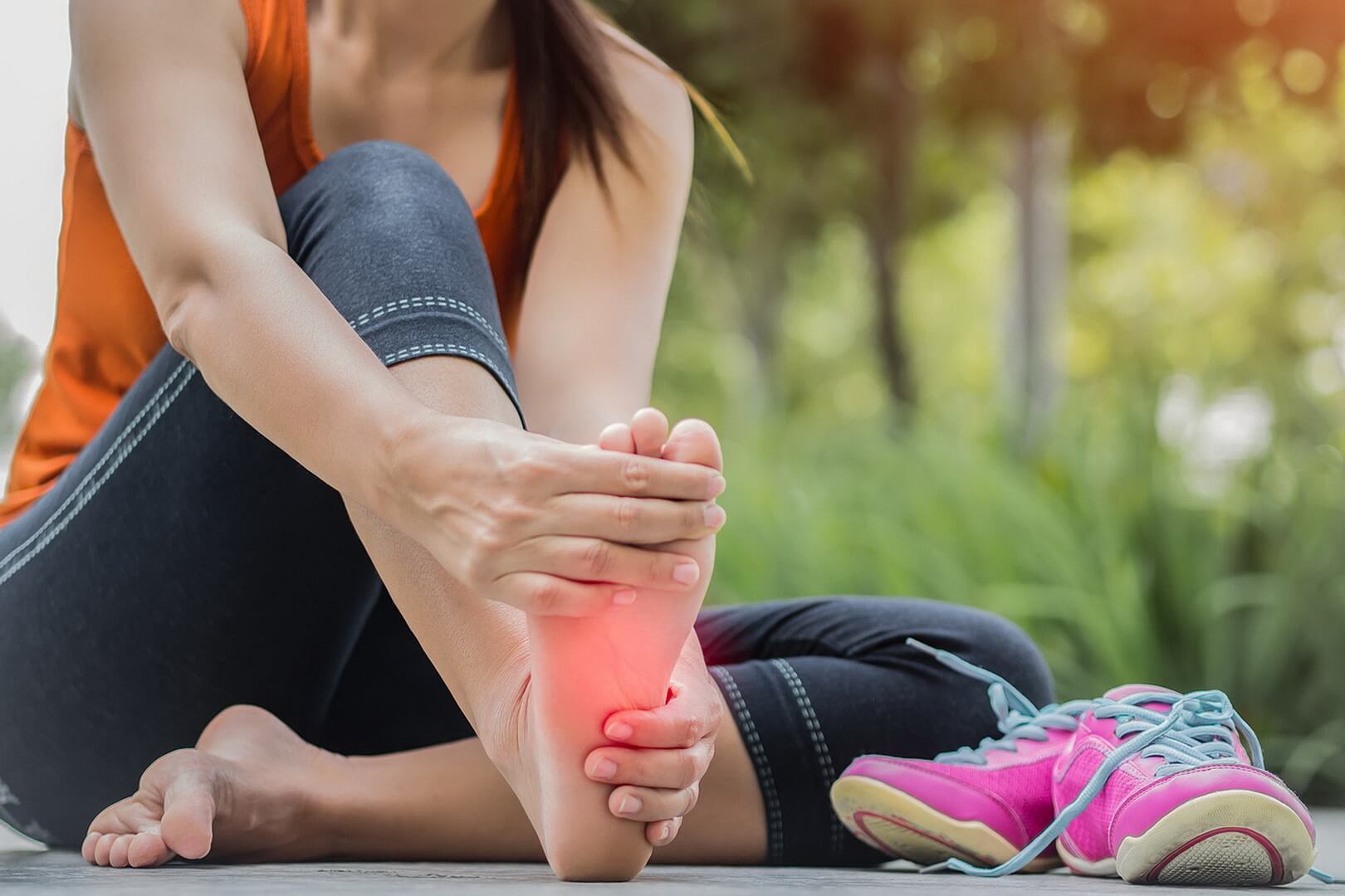 Got Heel Pain While Walking? Here's How to Relieve It